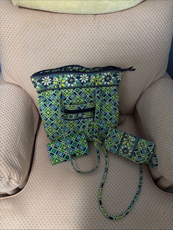 Vera Bradley Handbags - Vera Bradley Green and Navy Floral Geometric Quilted Crossbody